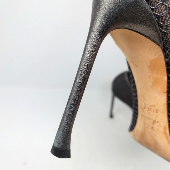 Christian Dior Essence Charcoal Mesh Pointed Toe Pumps Size 35 1/2 - Picture 6 of 11